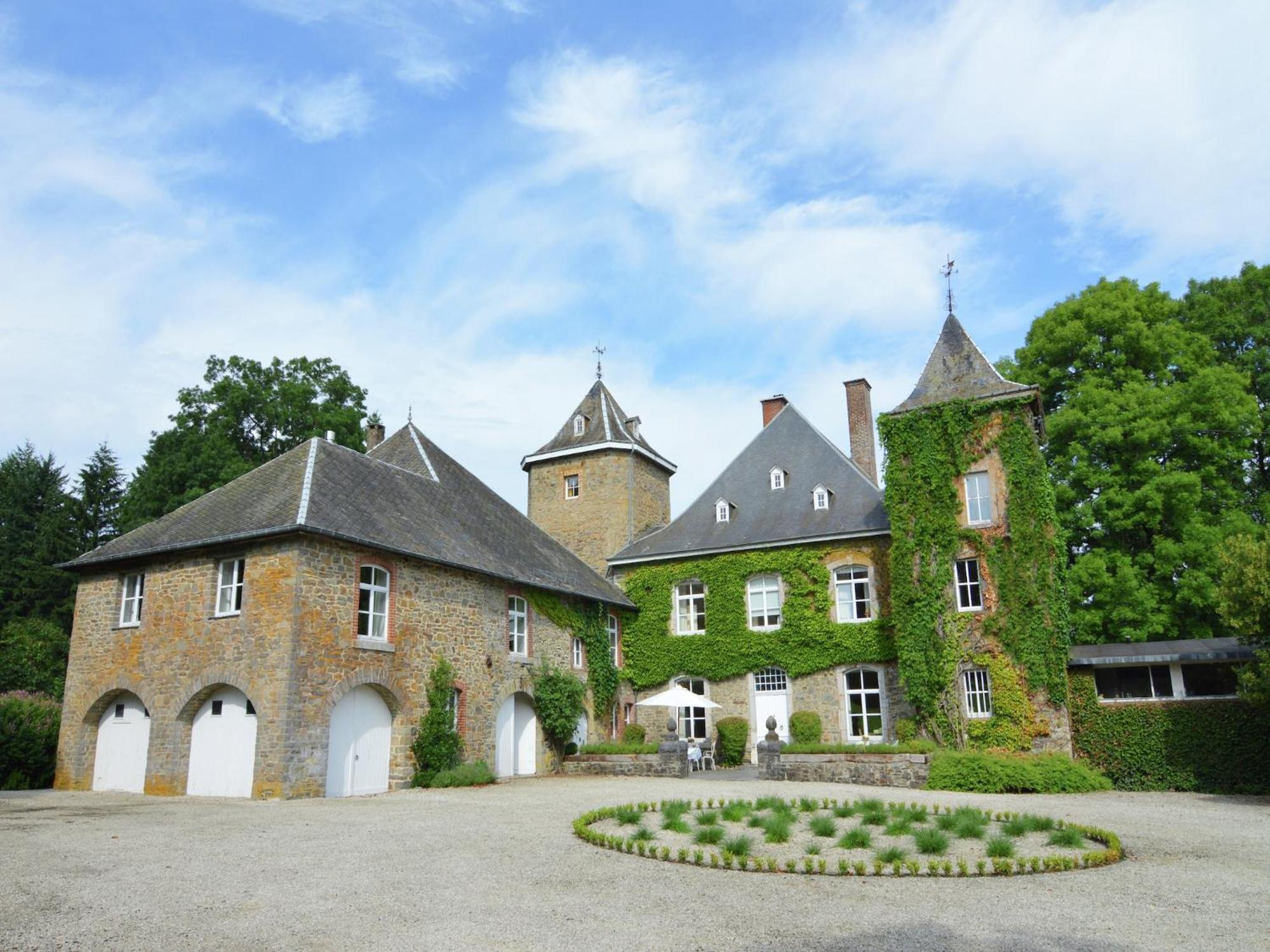 Delightful Castle In Bastogne With Bubble Bath Exterior foto